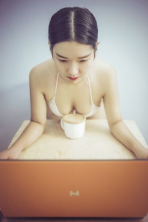 爱丫爱丫免费观看