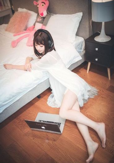 军人野外吮她的花蒂的视频